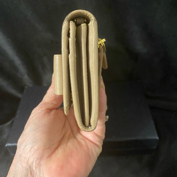 PRADA Saffiano Fiocco Wallet w/box COA - Picture 6 of 16